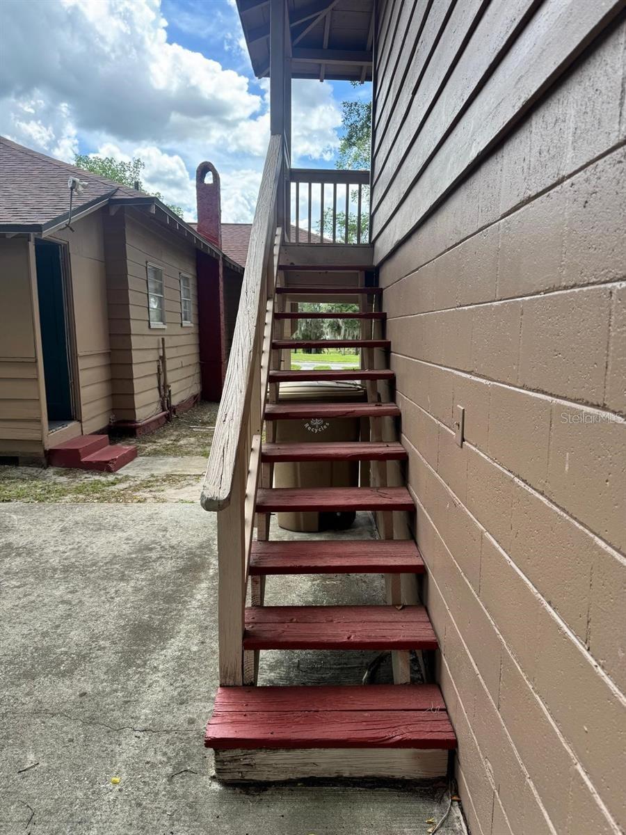 SMITH & DAUGHERTYS ADD - Residential Lease