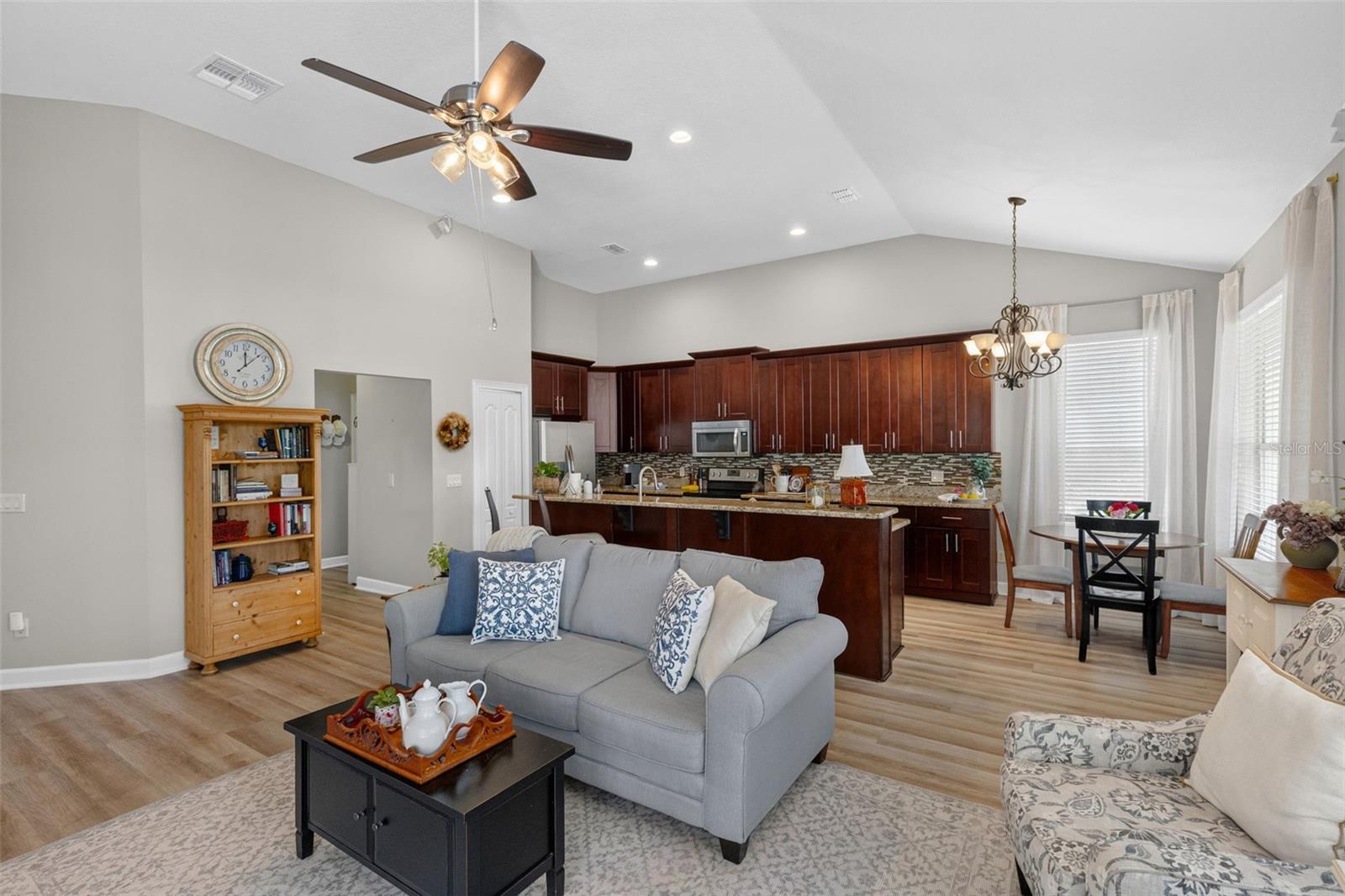 MOUNT DORA COUNTRY CLUB MOUNT DORA PH 02-2 - Residential