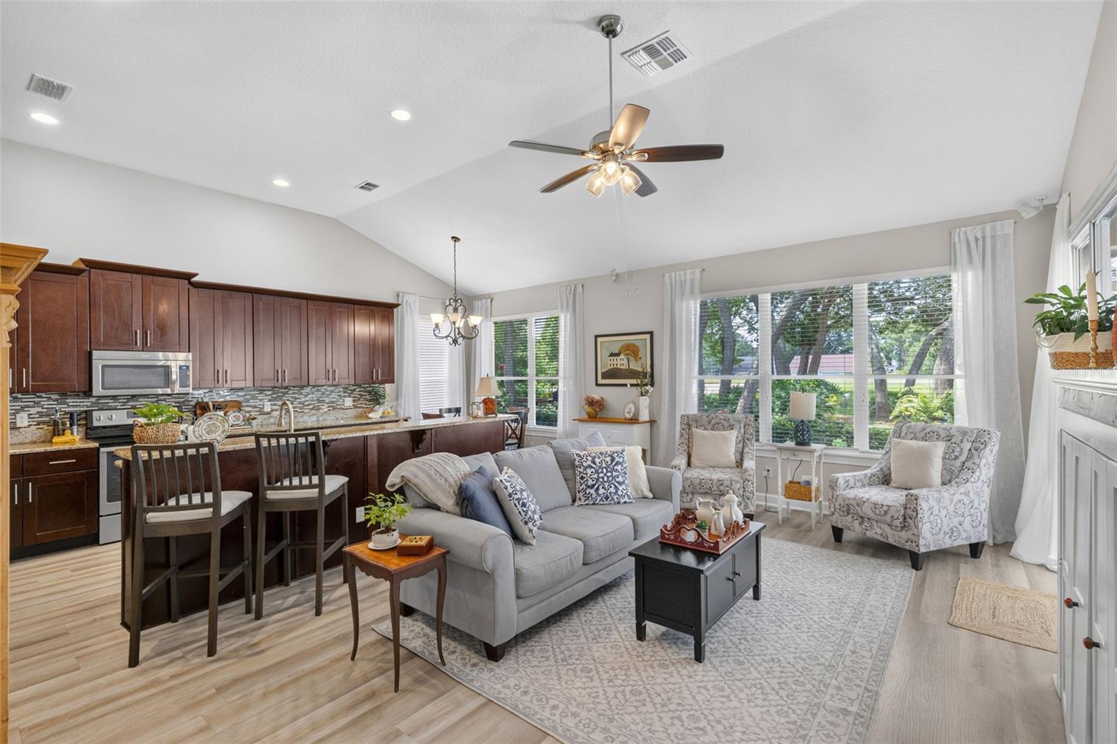 MOUNT DORA COUNTRY CLUB MOUNT DORA PH 02-2 - Residential