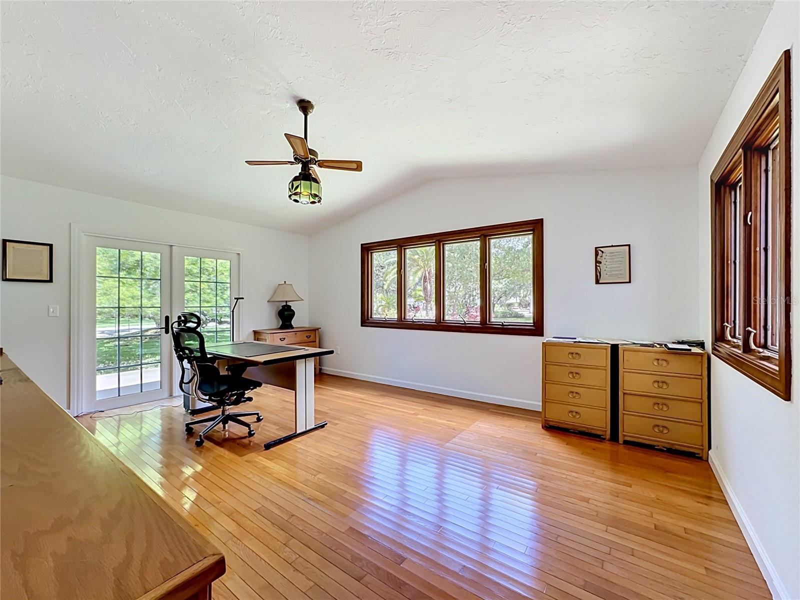 BAYFIELD OAKS - Residential