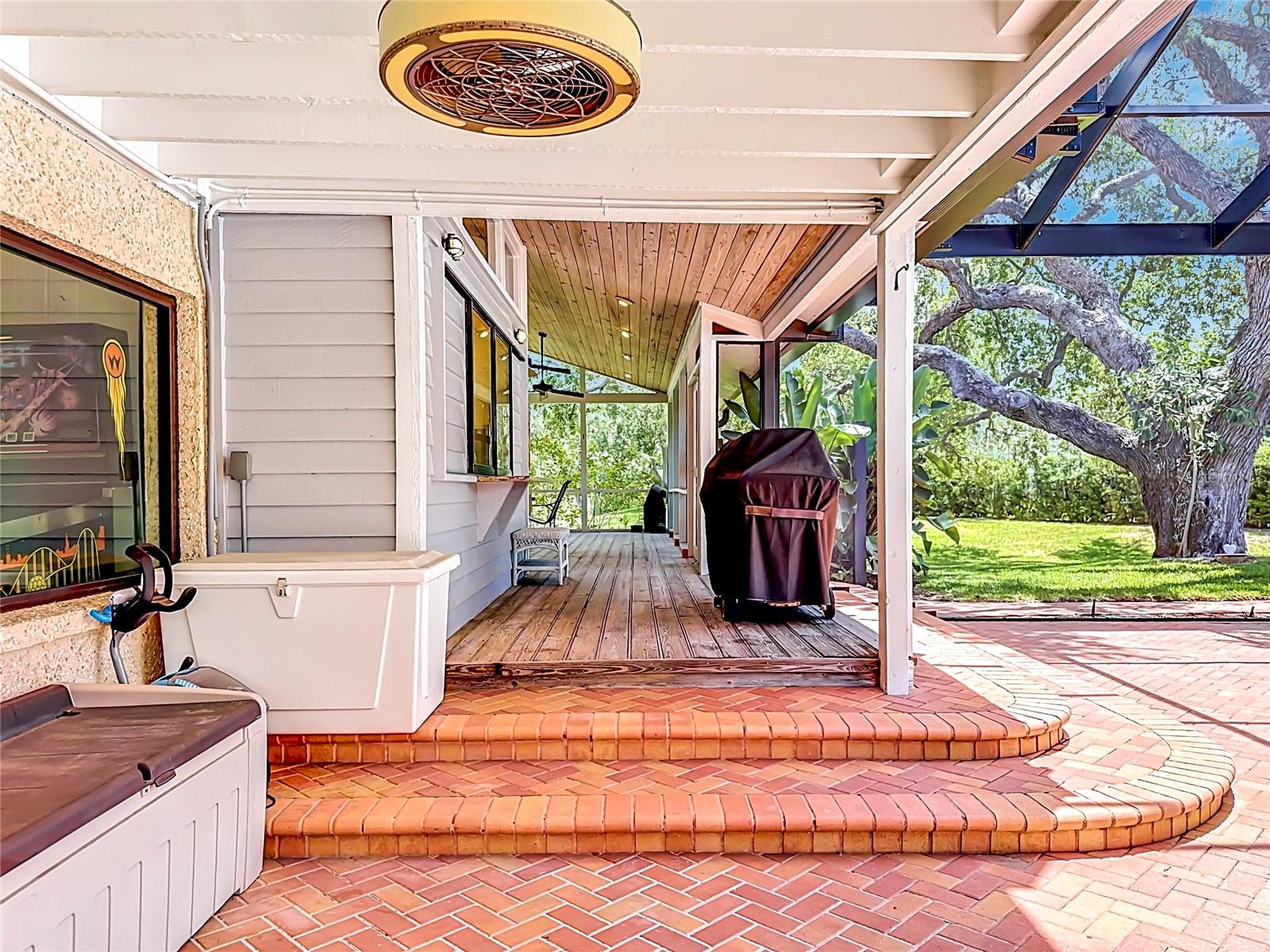BAYFIELD OAKS - Residential