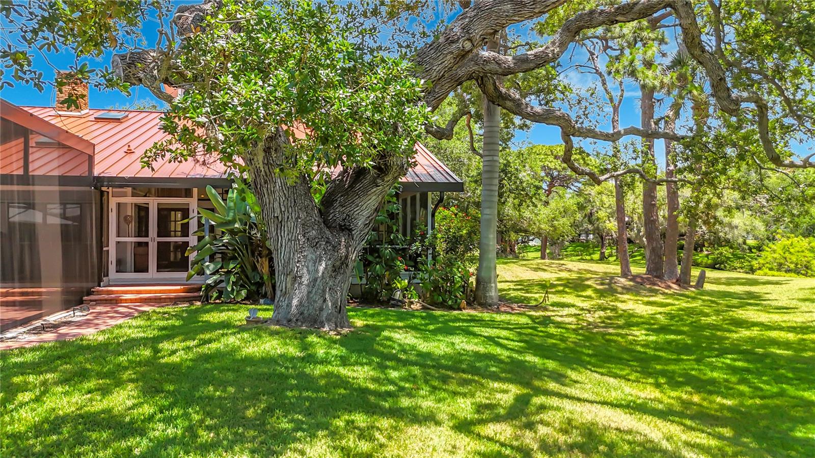 BAYFIELD OAKS - Residential