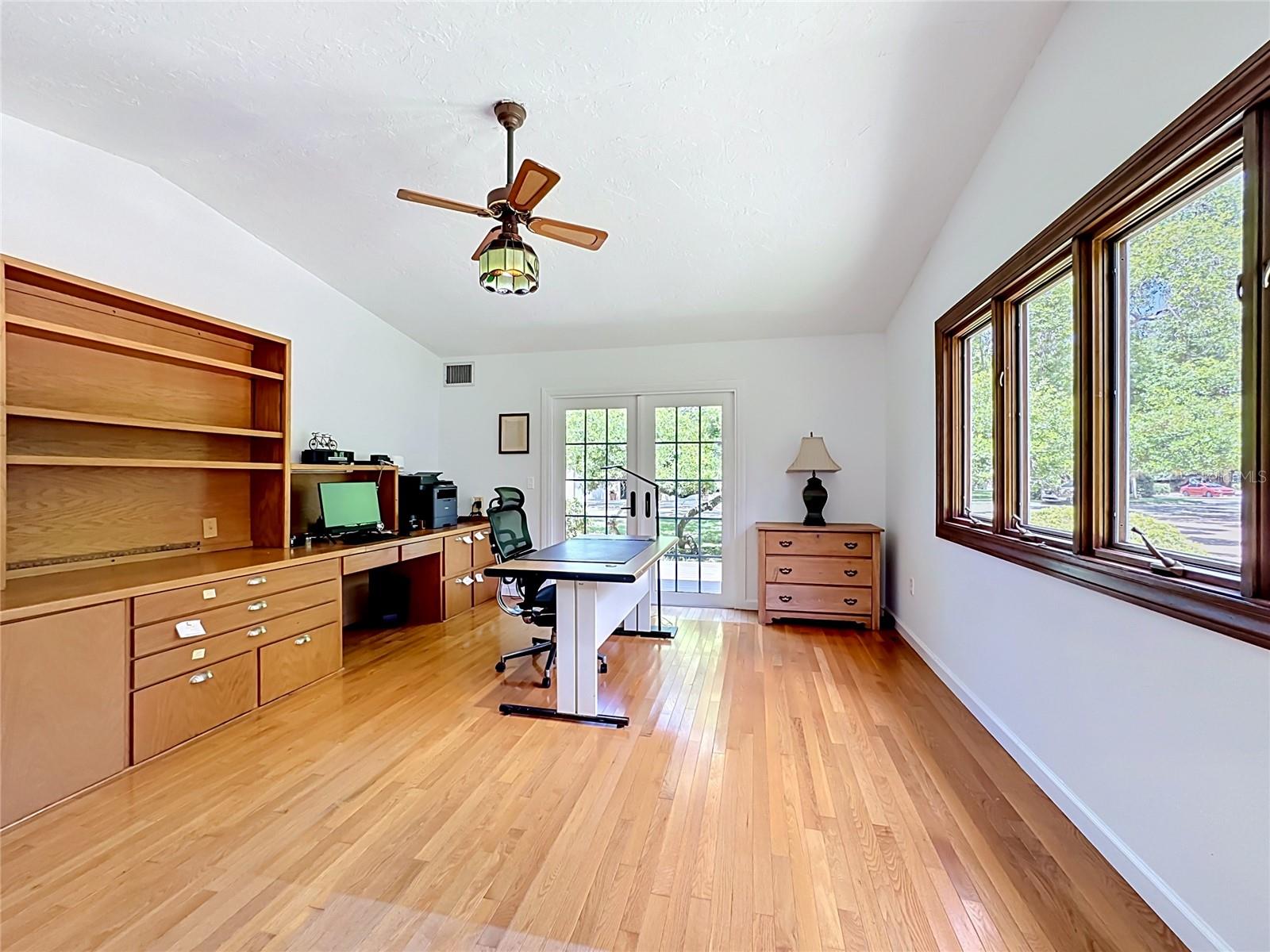 BAYFIELD OAKS - Residential