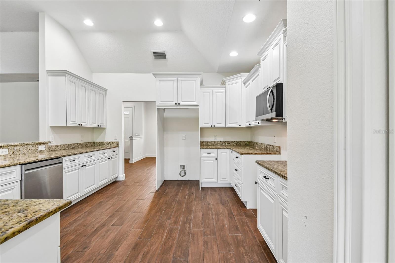DELTONA LAKES UN 32 - Residential