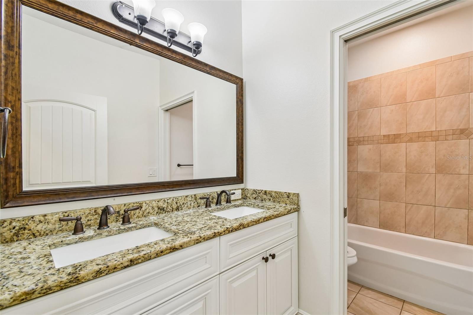 DELTONA LAKES UN 32 - Residential