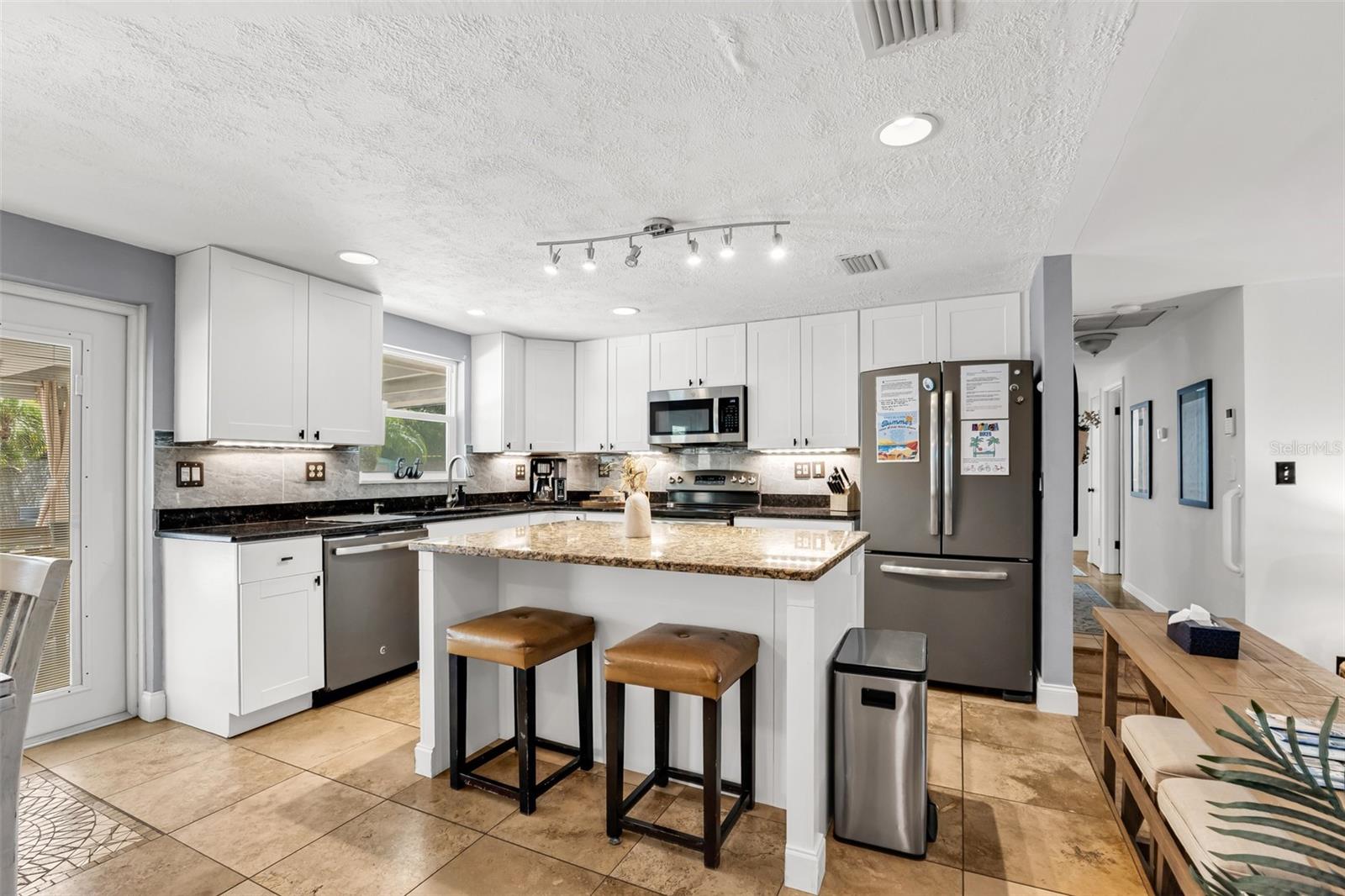 LONGLAKE ESTATES - Residential