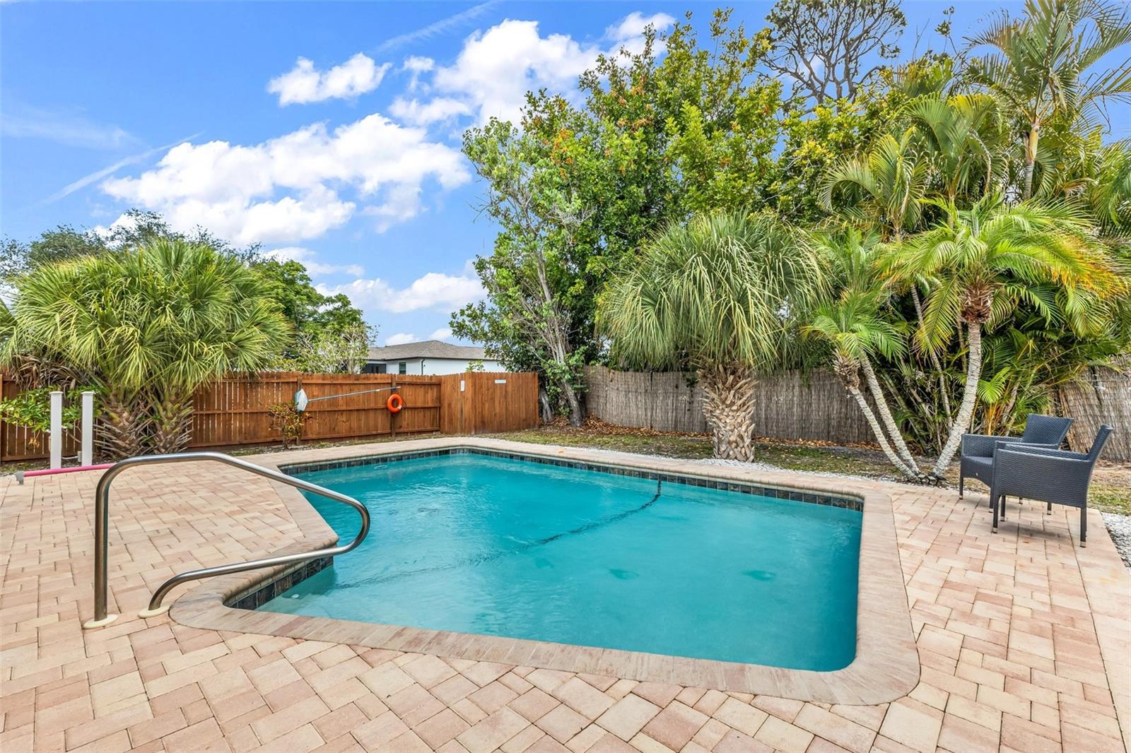 LONGLAKE ESTATES - Residential