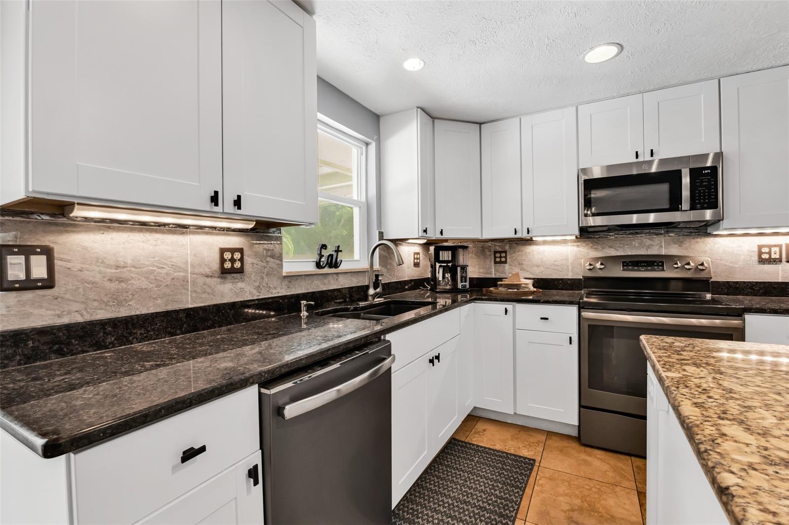 LONGLAKE ESTATES - Residential