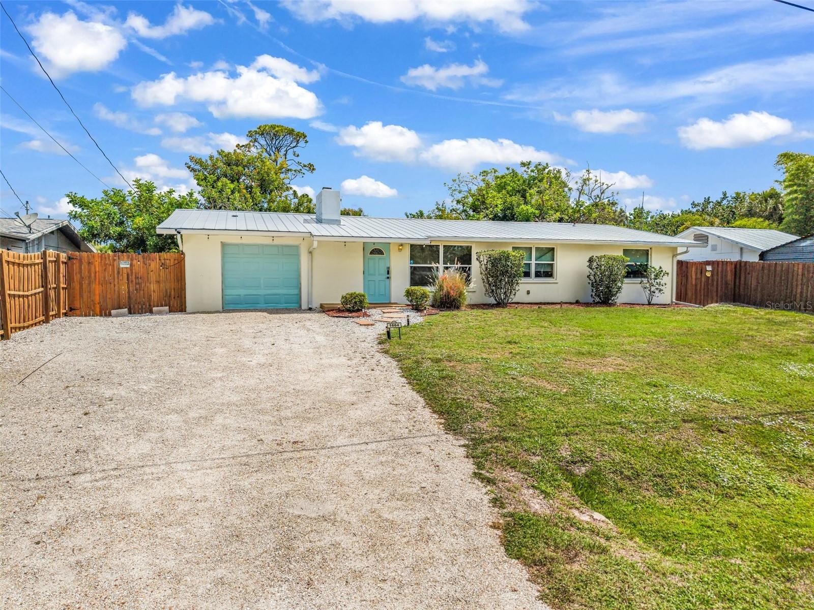 LONGLAKE ESTATES - Residential