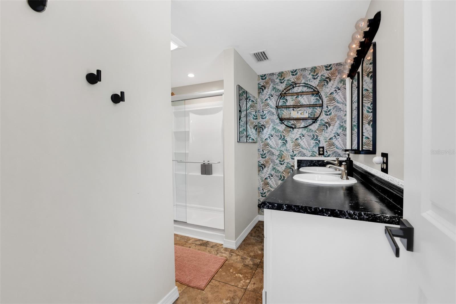 LONGLAKE ESTATES - Residential