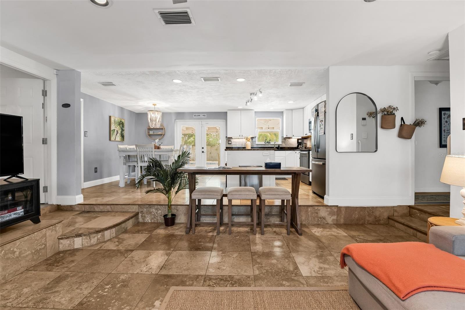 LONGLAKE ESTATES - Residential