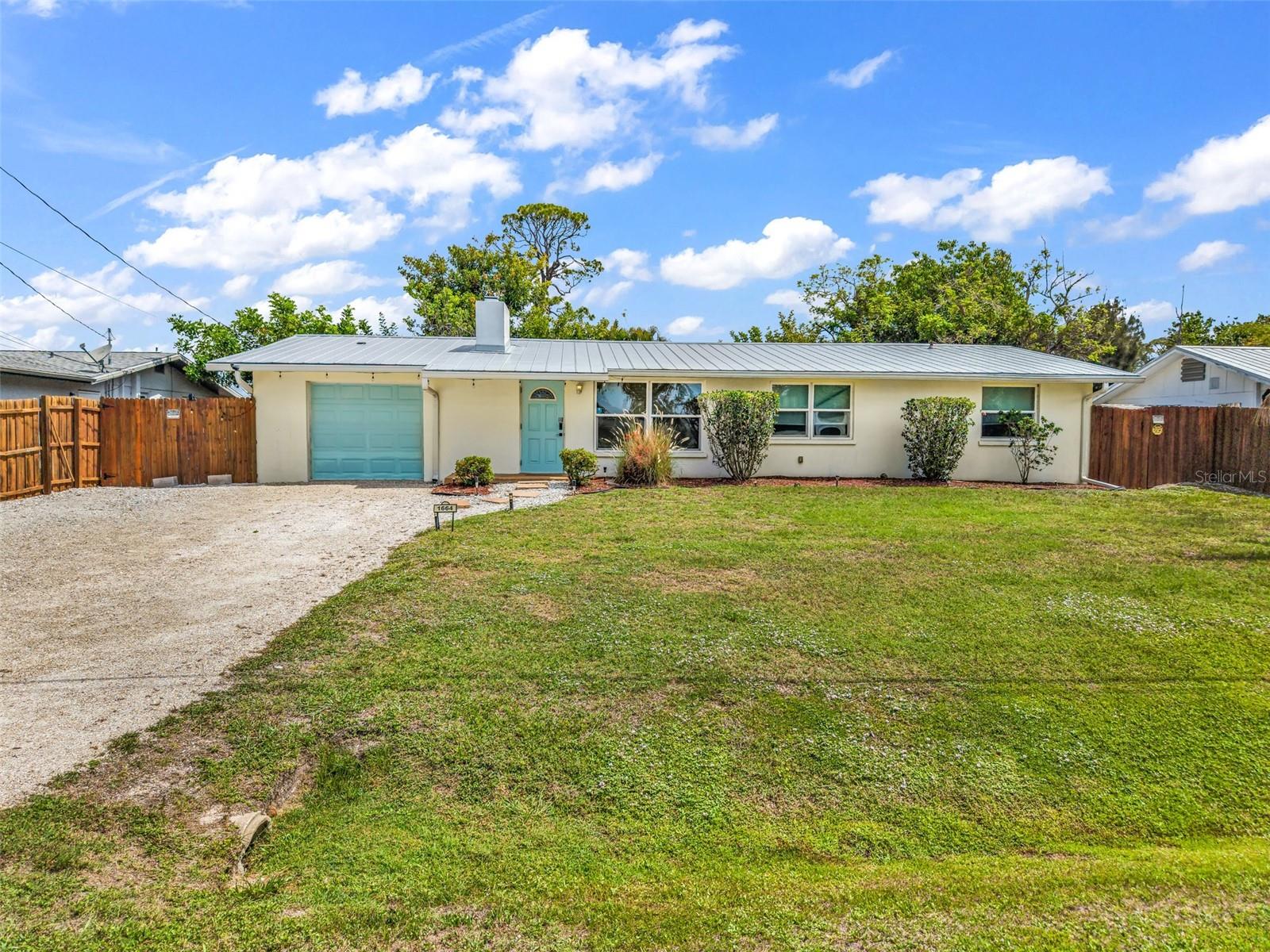 LONGLAKE ESTATES - Residential