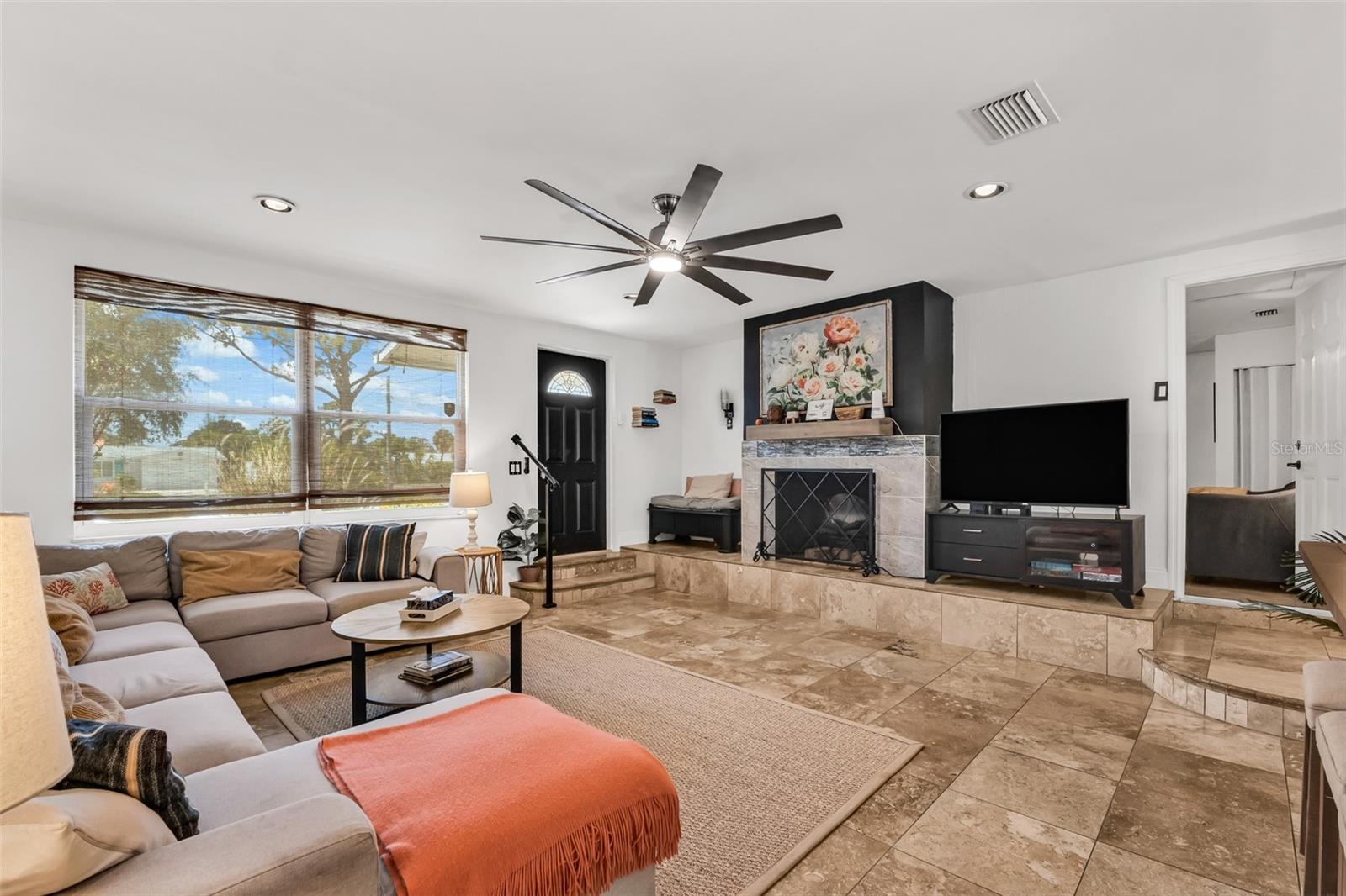 LONGLAKE ESTATES - Residential
