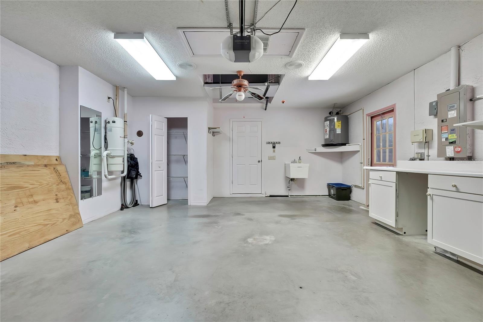 SPRING HILL - Residential Lease