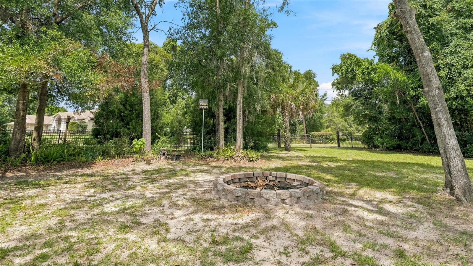 DRY CREEK ESTATES - Residential