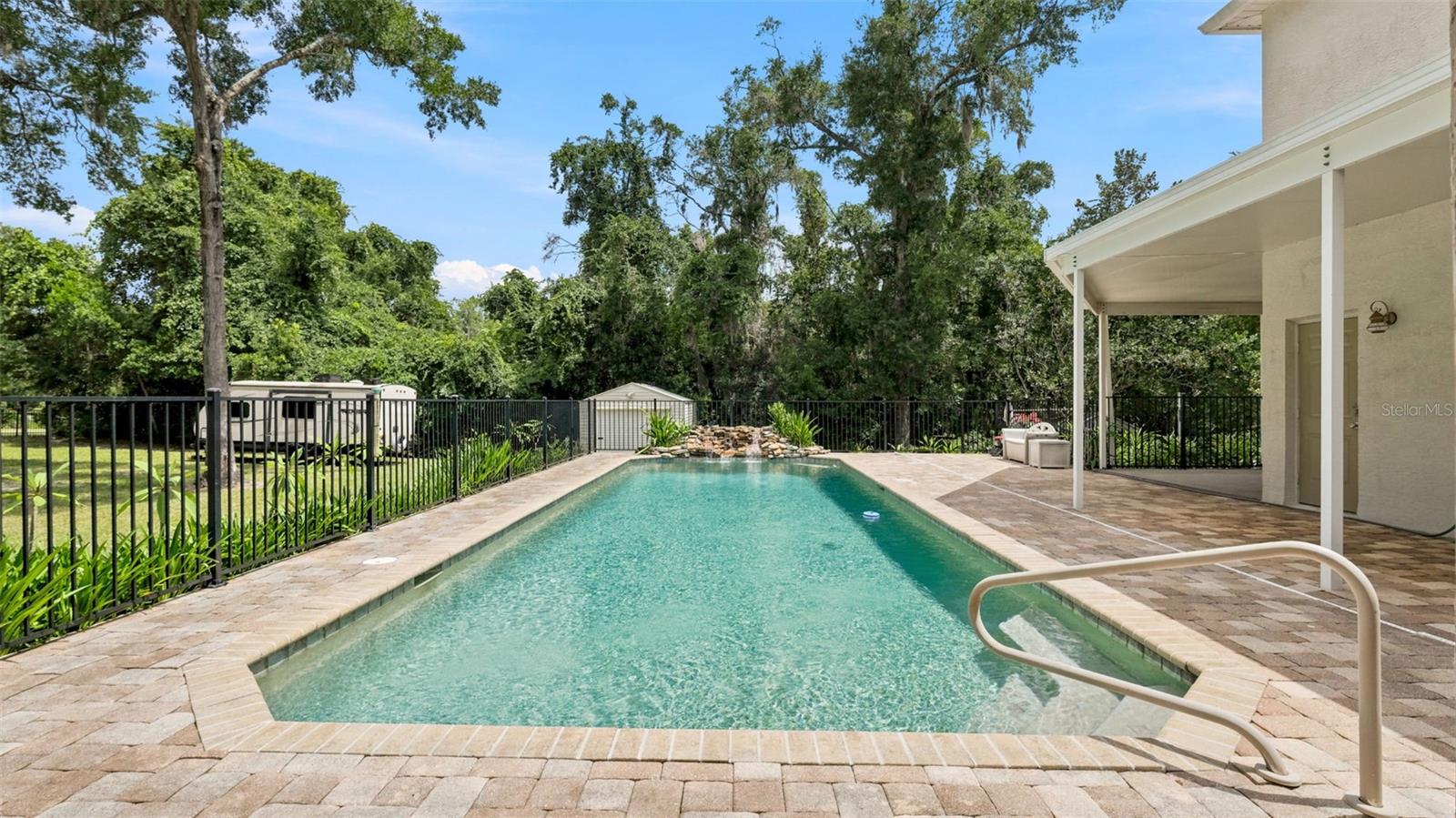 DRY CREEK ESTATES - Residential