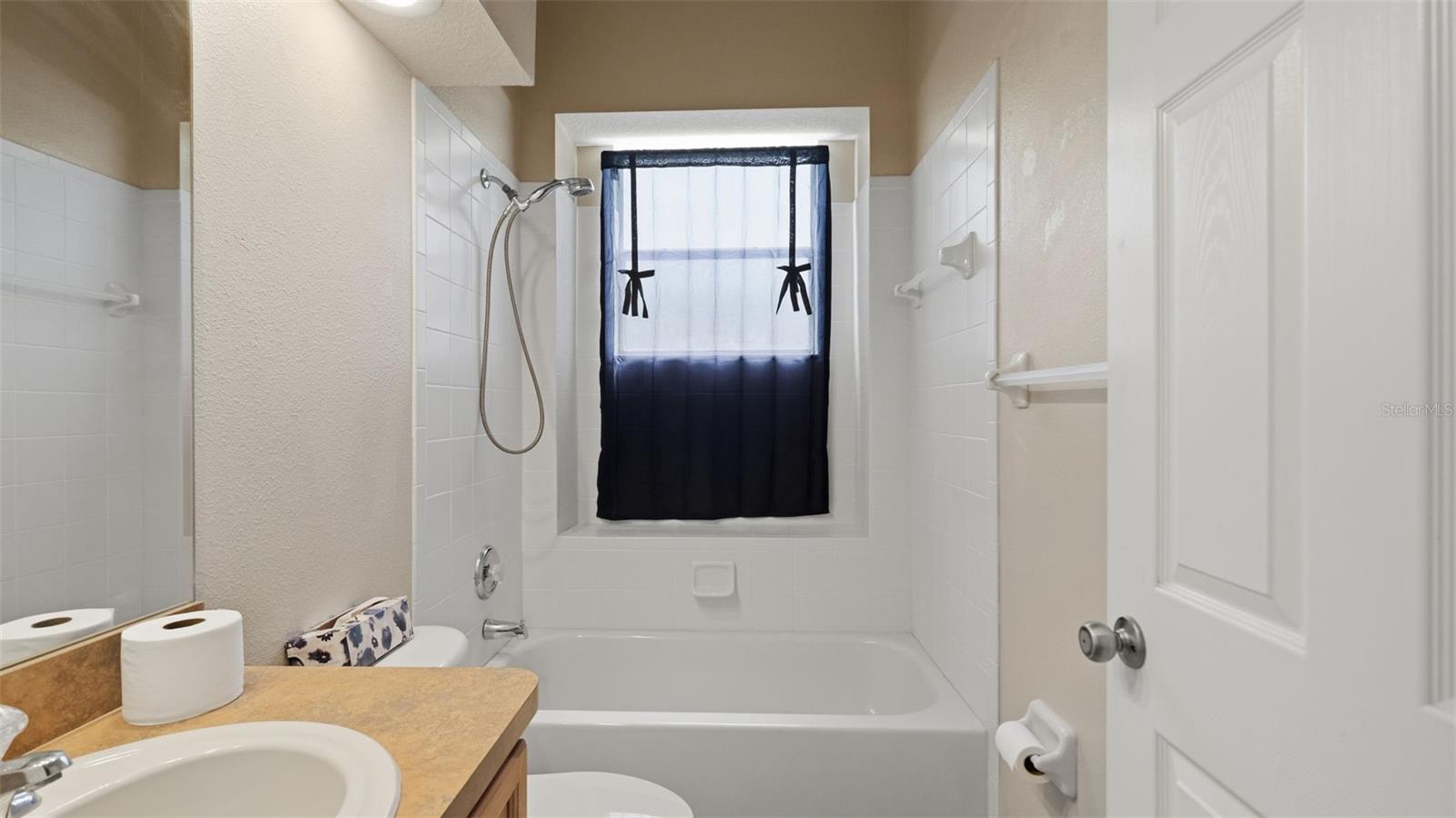 DRY CREEK ESTATES - Residential