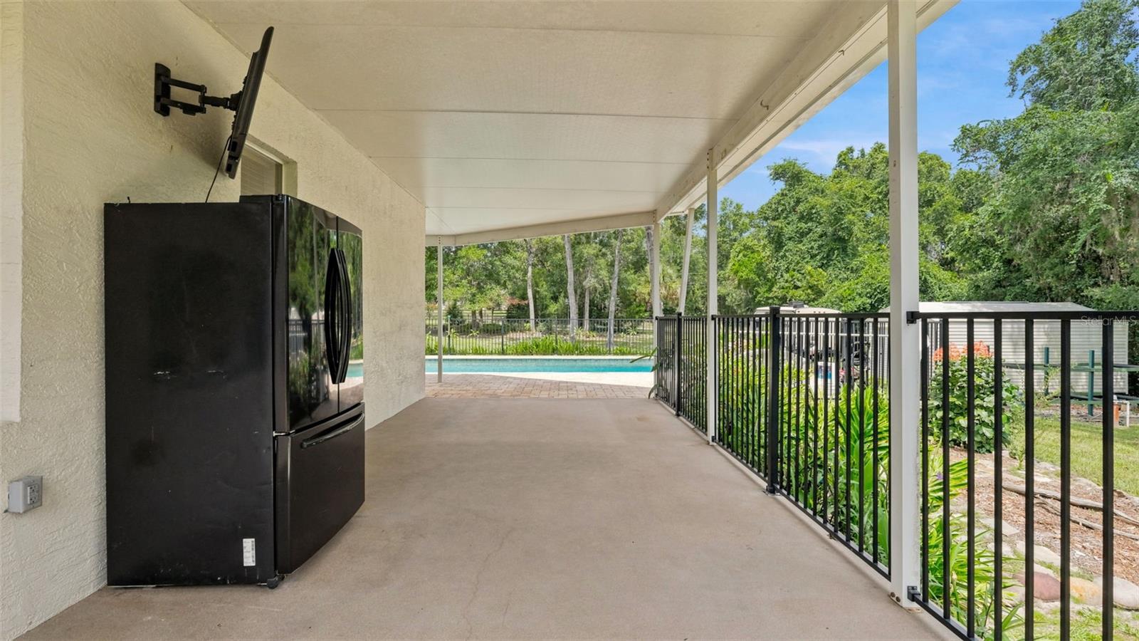 DRY CREEK ESTATES - Residential