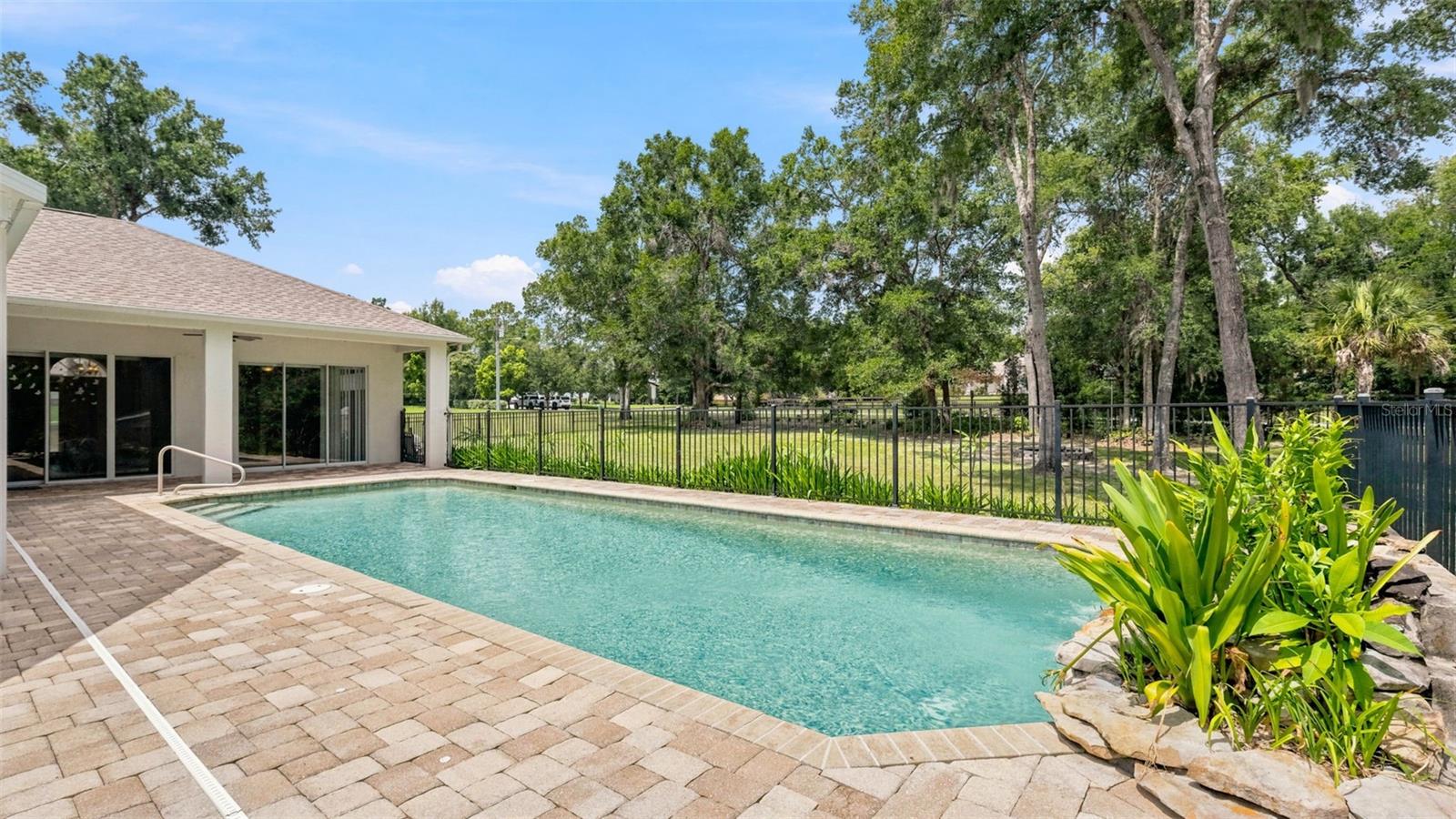 DRY CREEK ESTATES - Residential