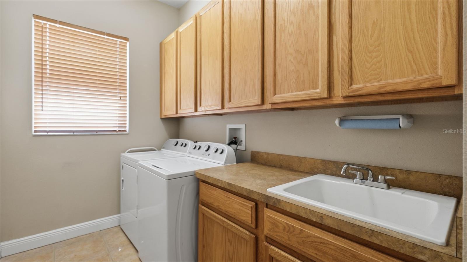 DRY CREEK ESTATES - Residential