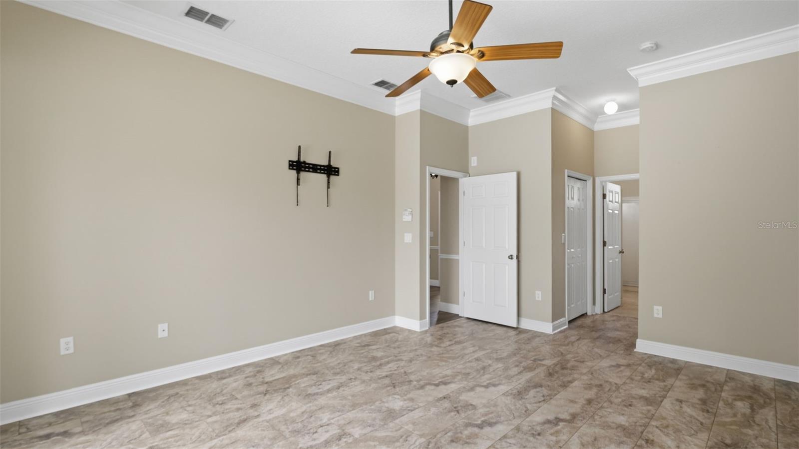 DRY CREEK ESTATES - Residential