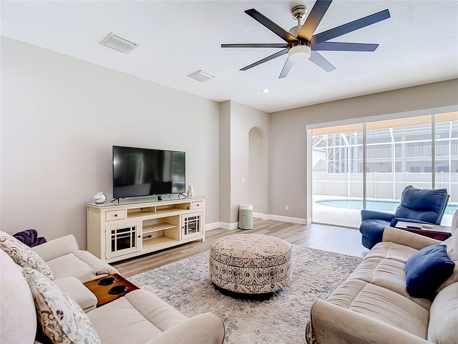 BOYETTE OAKS - Residential