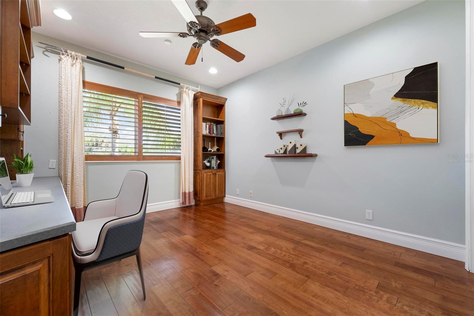 PELICAN POINTE GOLF & COUNTRY - Residential