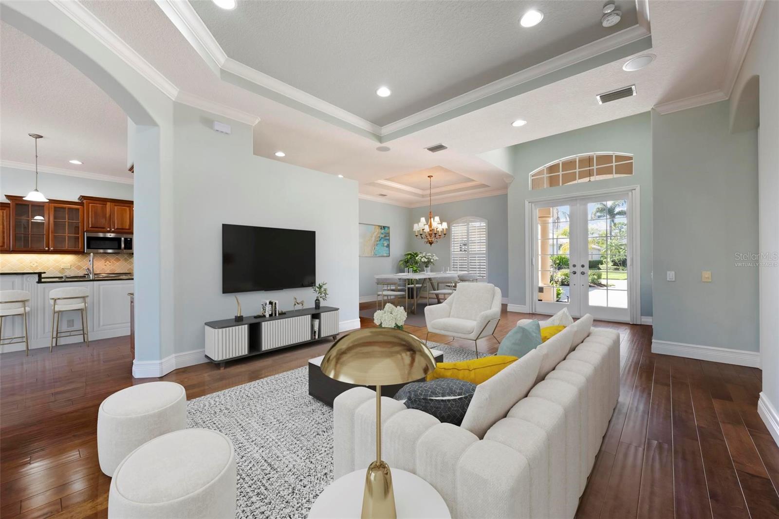 PELICAN POINTE GOLF & COUNTRY - Residential