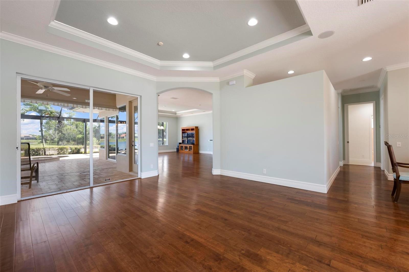 PELICAN POINTE GOLF & COUNTRY - Residential