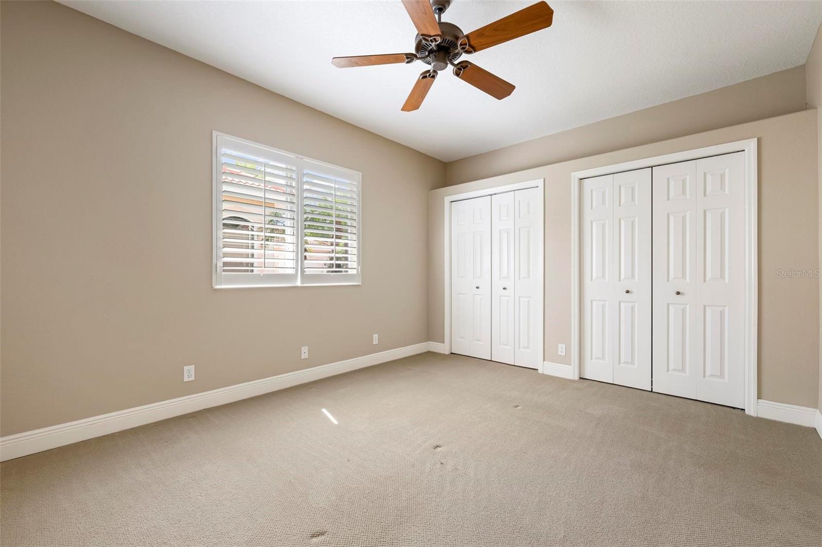 PELICAN POINTE GOLF & COUNTRY - Residential