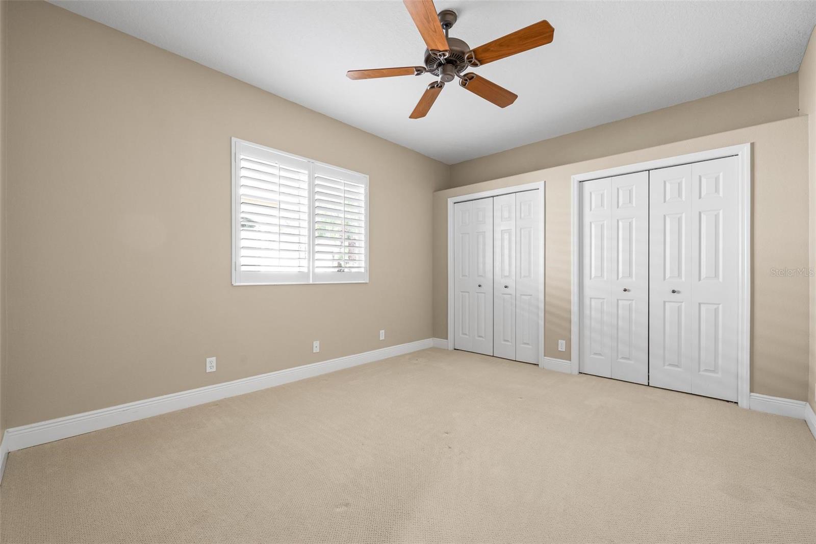 PELICAN POINTE GOLF & COUNTRY - Residential