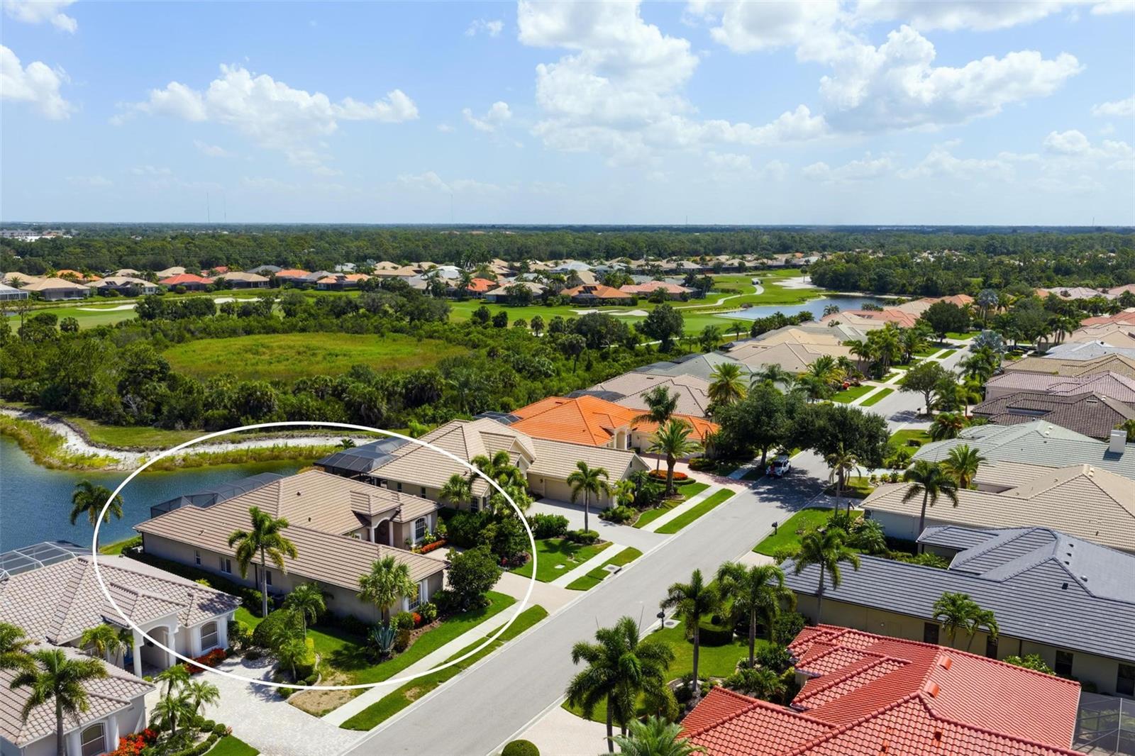 PELICAN POINTE GOLF & COUNTRY - Residential