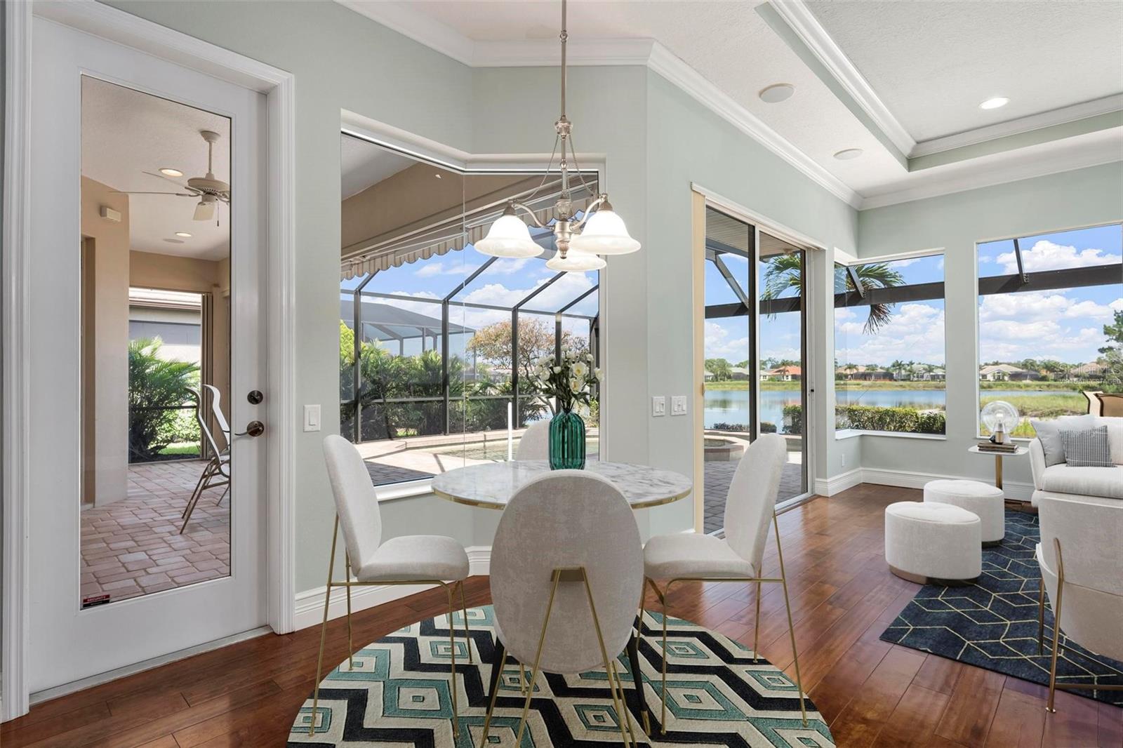 PELICAN POINTE GOLF & COUNTRY - Residential