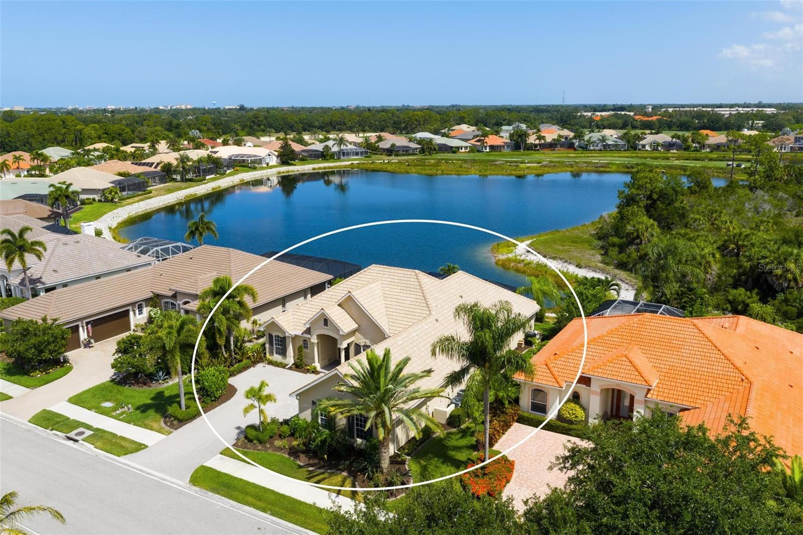 PELICAN POINTE GOLF & COUNTRY - Residential