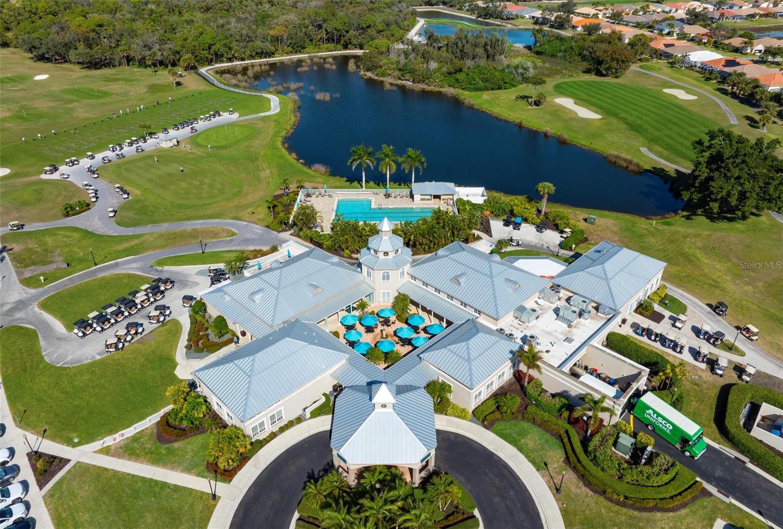 PELICAN POINTE GOLF & COUNTRY - Residential