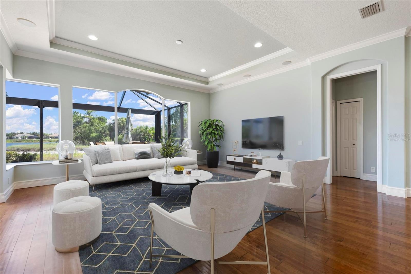 PELICAN POINTE GOLF & COUNTRY - Residential