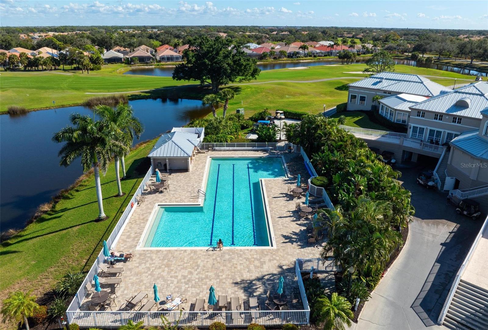 PELICAN POINTE GOLF & COUNTRY - Residential