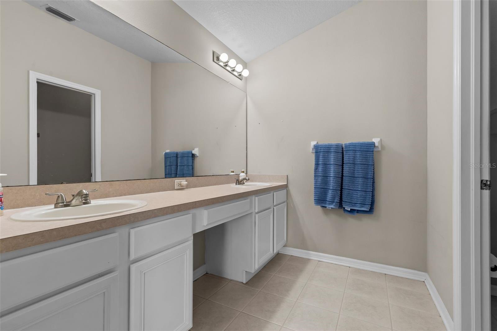 MEADOW POINTE PRCL 10 UNIT 01 02 - Residential