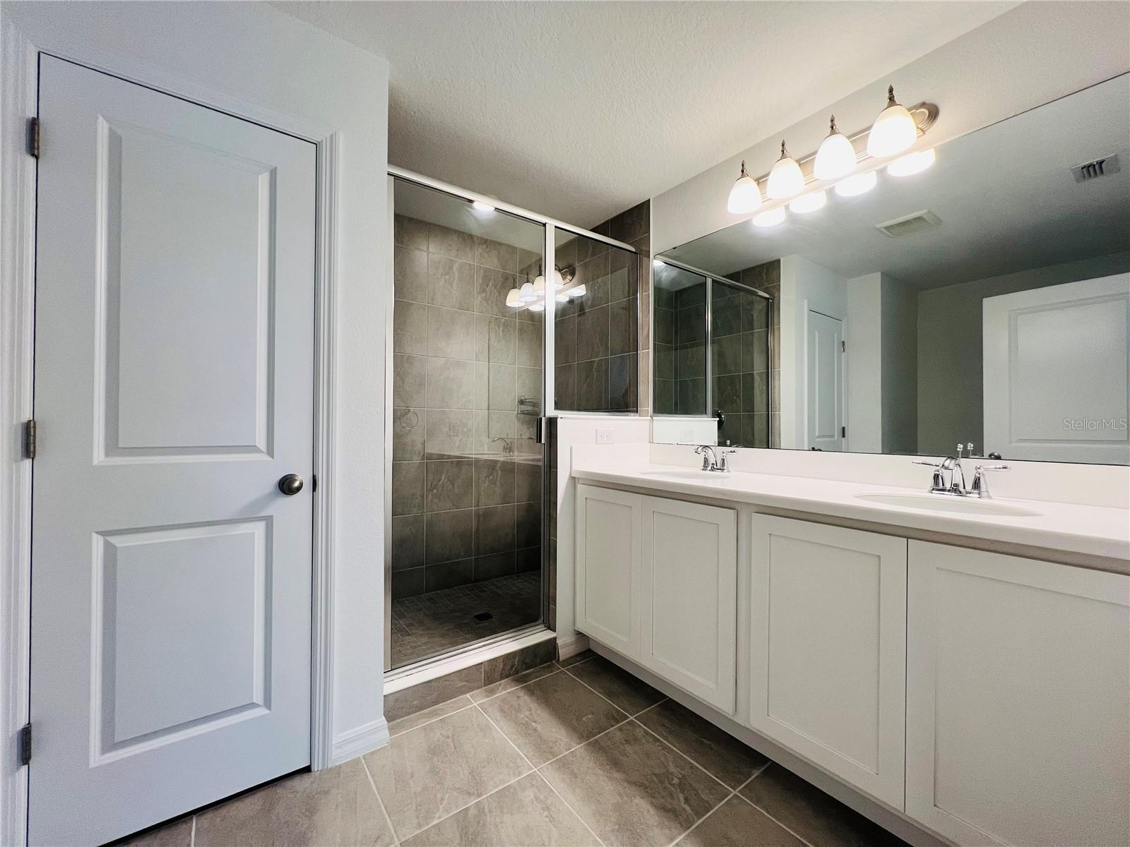 FESTIVAL PH 4 - Residential Lease