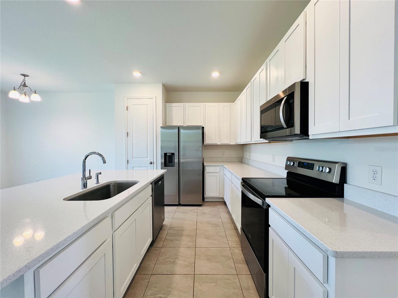 FESTIVAL PH 4 - Residential Lease