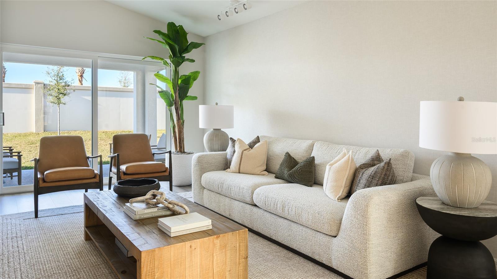 PASADENA WOODS - Residential