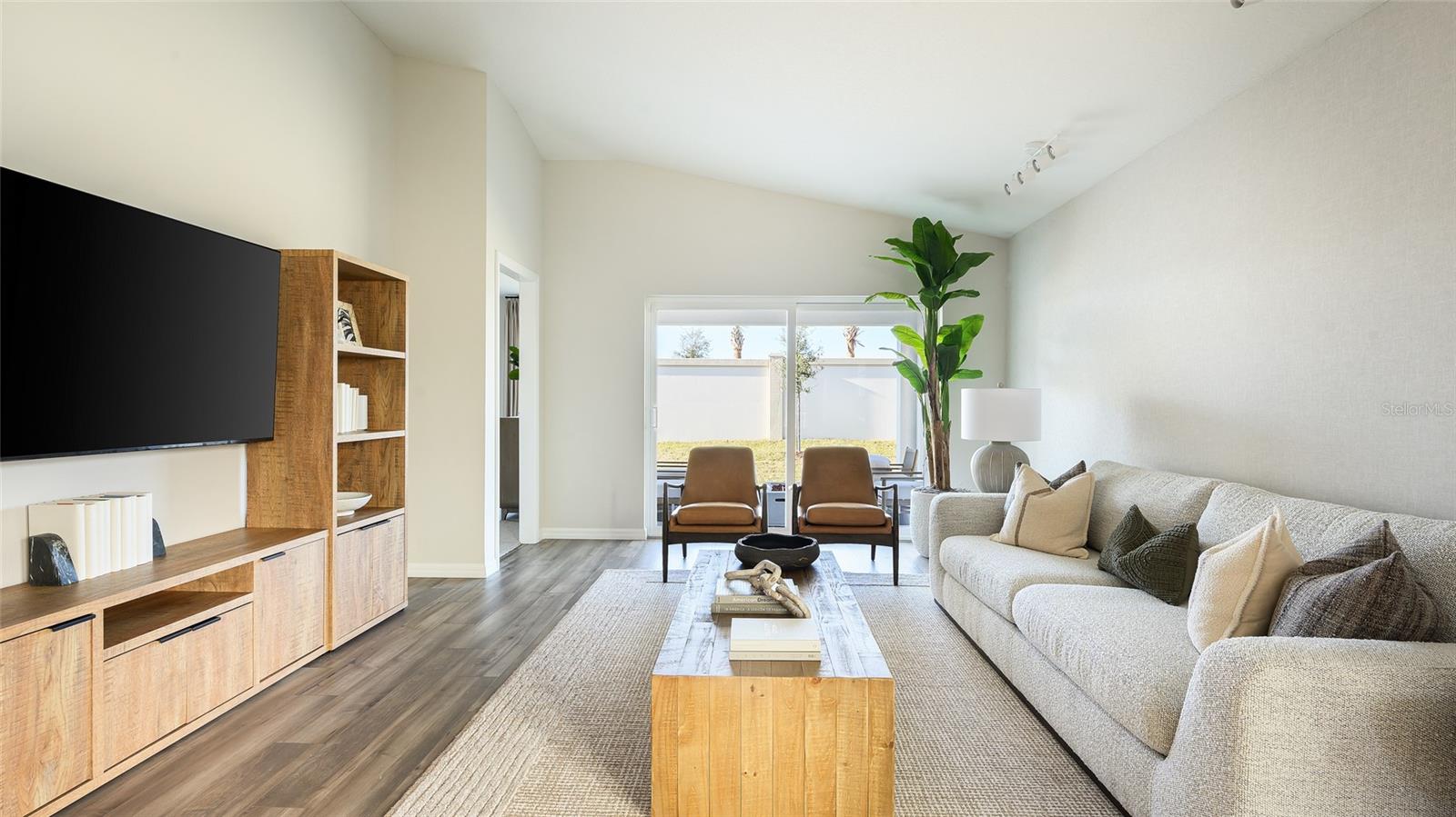 PASADENA WOODS - Residential