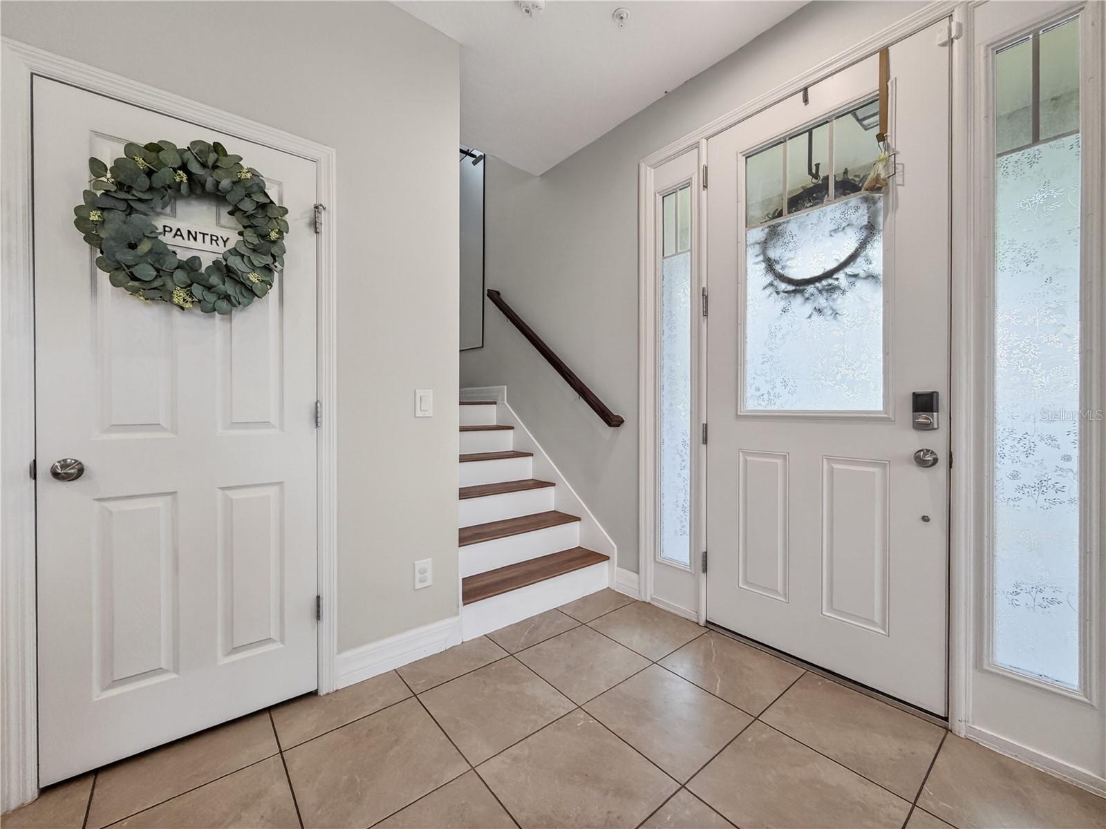 RANDAL WALK - Residential