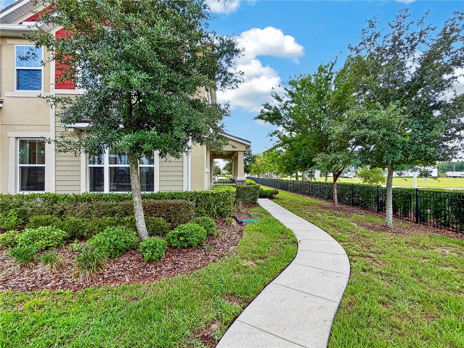 RANDAL WALK - Residential