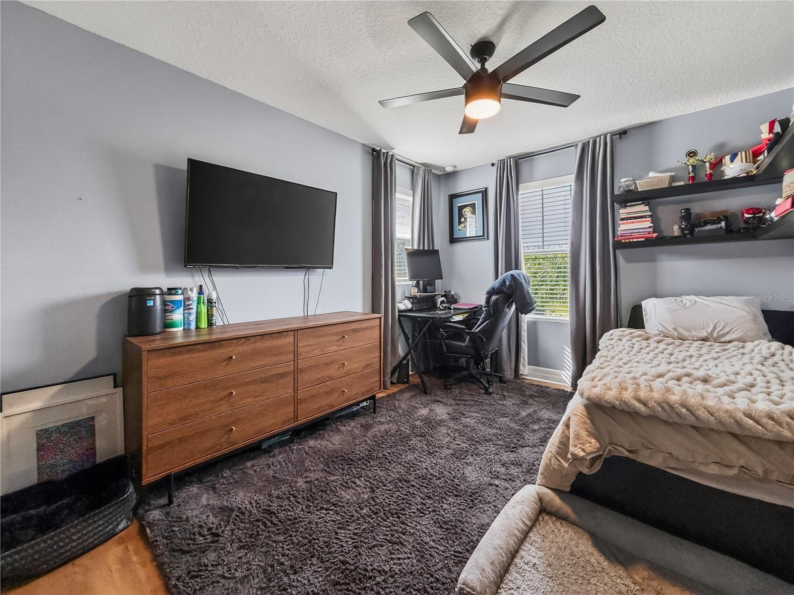 RANDAL WALK - Residential