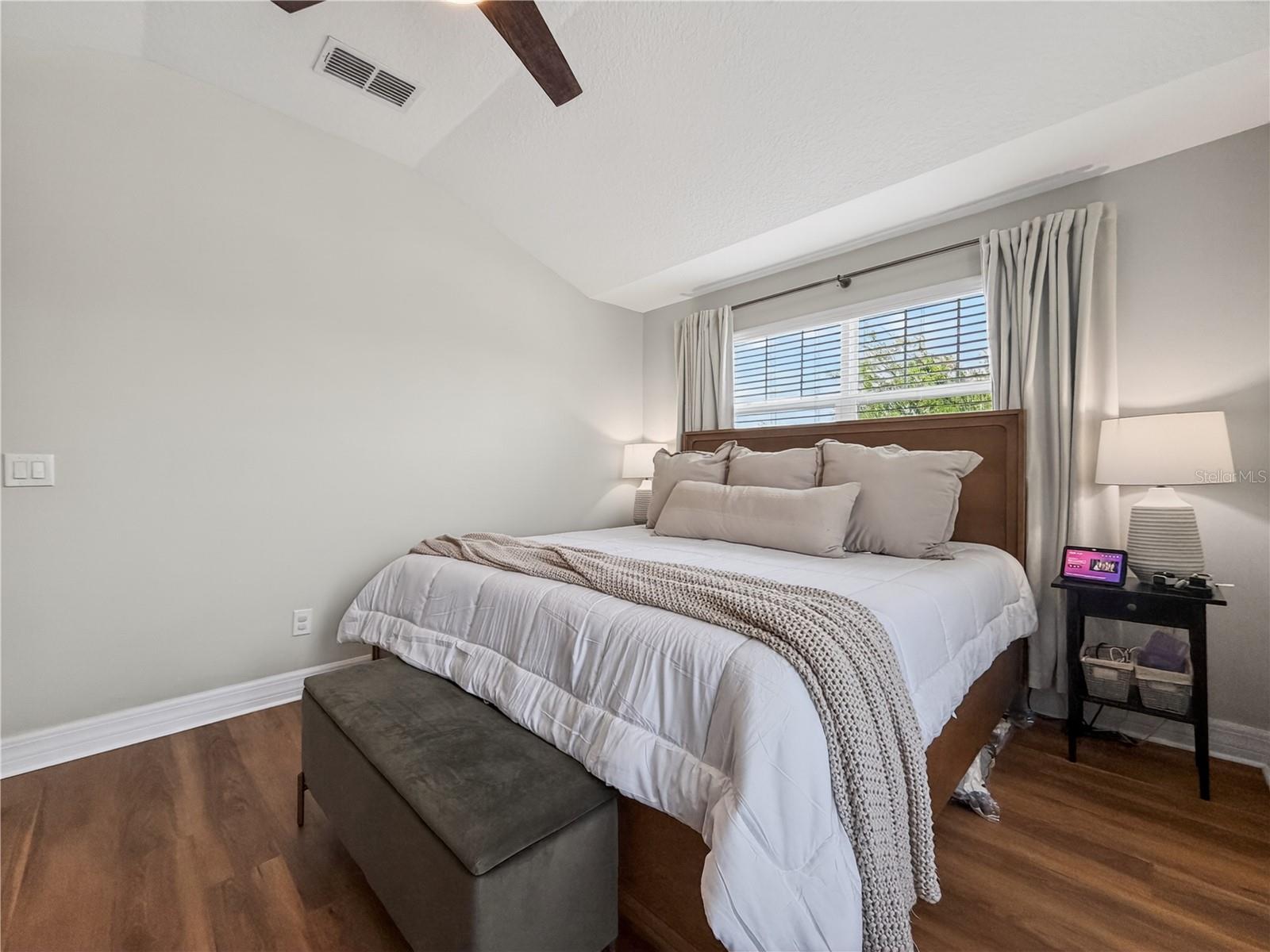 RANDAL WALK - Residential