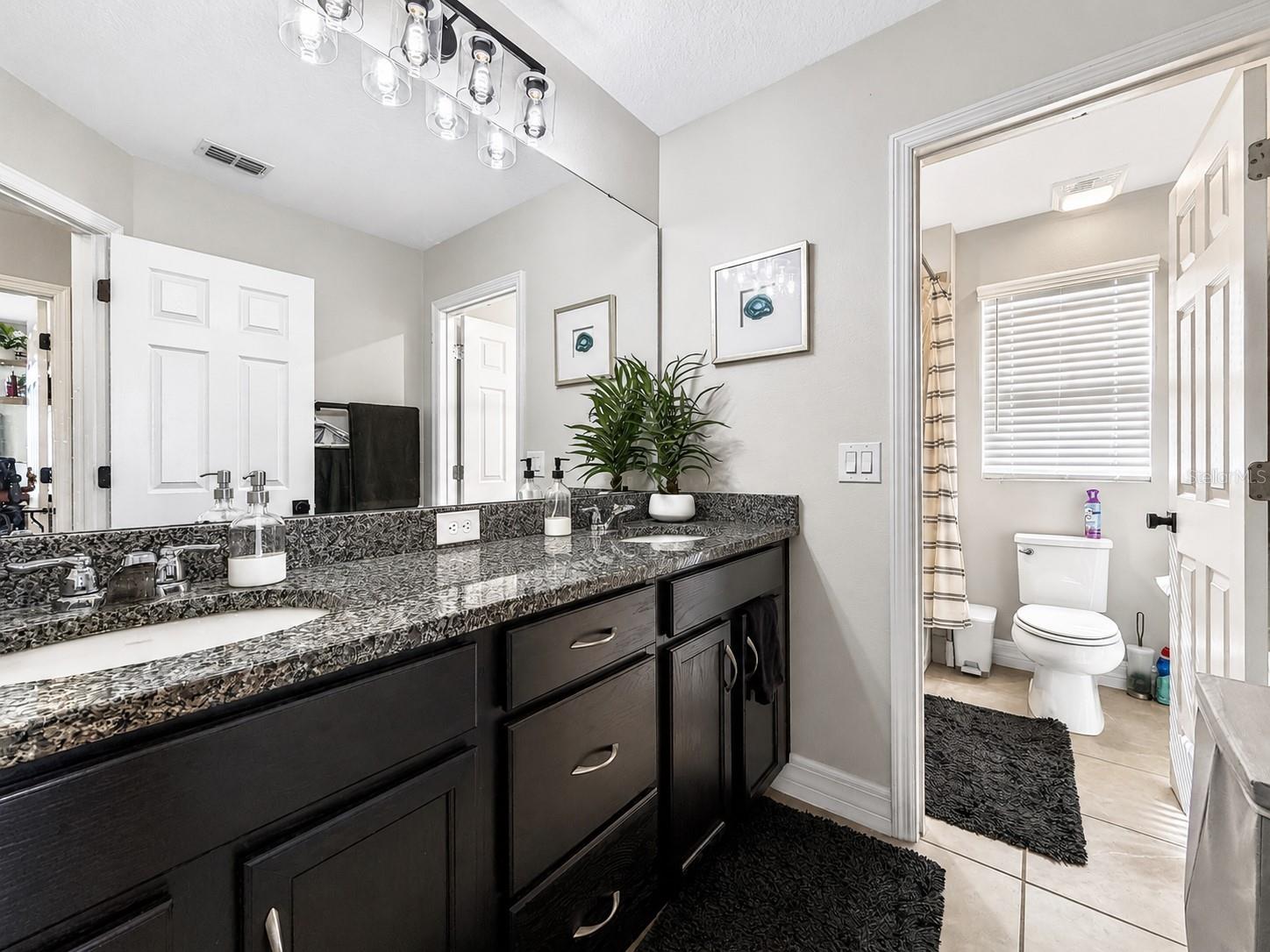 RANDAL WALK - Residential