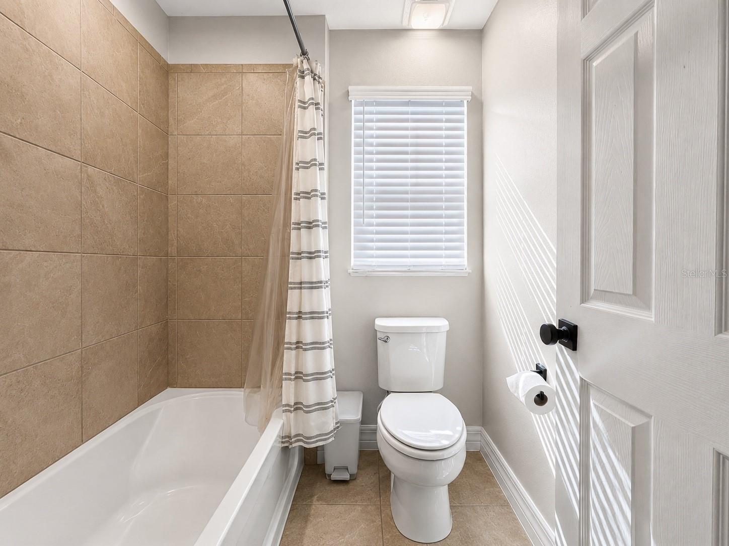 RANDAL WALK - Residential