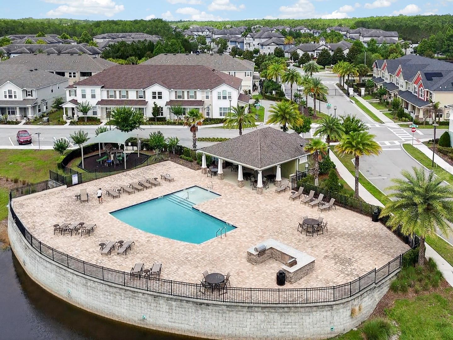 RANDAL WALK - Residential