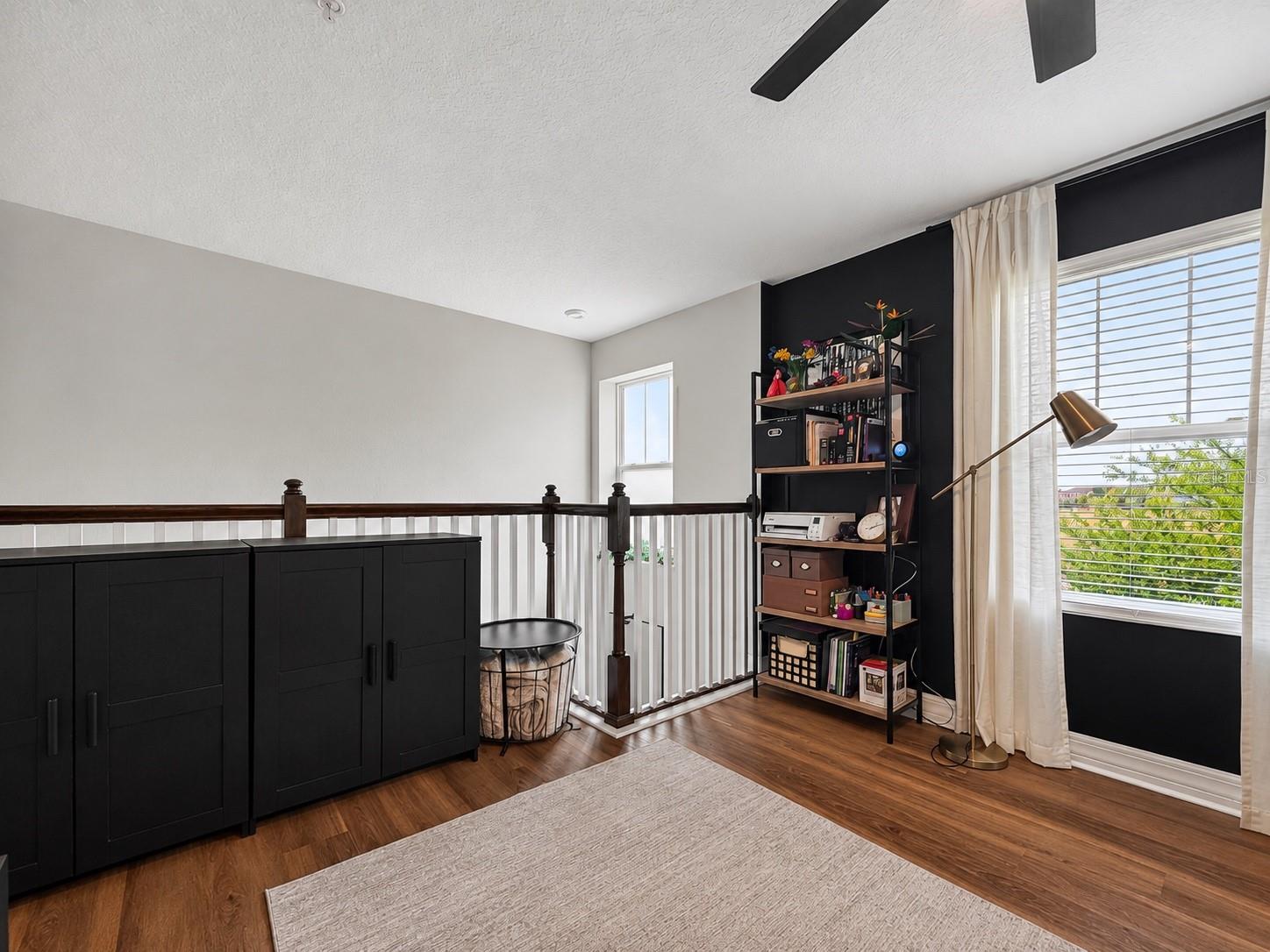 RANDAL WALK - Residential